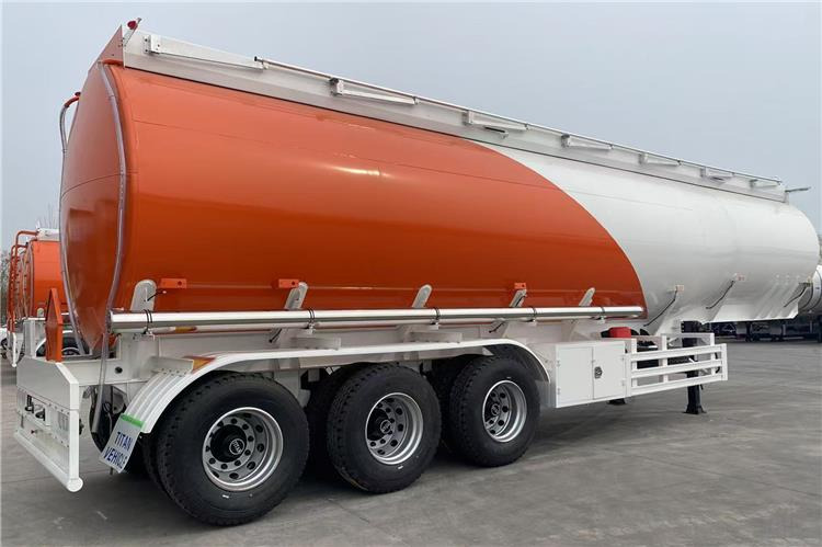 TITAN 3 Axle 38000 Liters Oil Tanker Trailer for Sale In Tanzania - Poluprikolica cisterna: slika 3 TITAN 3 Axle 38000 Liters Oil Tanker Trailer for Sale In Tanzania - Poluprikolica cisterna: slika 3