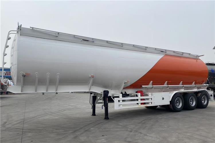 TITAN 3 Axle 38000 Liters Oil Tanker Trailer for Sale In Tanzania - Poluprikolica cisterna: slika 2 TITAN 3 Axle 38000 Liters Oil Tanker Trailer for Sale In Tanzania - Poluprikolica cisterna: slika 2
