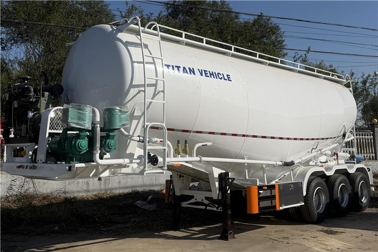 TITAN 3 Axle 50 Ton Dry Bulker Cement Tanker Trailer for Sale In Saudi Arabia - Silo cisterna: slika 1 TITAN 3 Axle 50 Ton Dry Bulker Cement Tanker Trailer for Sale In Saudi Arabia - Silo cisterna: slika 1