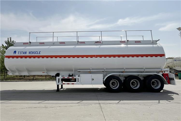 TITAN 3 Axle Fuel Tanker Trailer with 40000 Liters Capacity for Sale In Nigeria - Poluprikolica cisterna: slika 1 TITAN 3 Axle Fuel Tanker Trailer with 40000 Liters Capacity for Sale In Nigeria - Poluprikolica cisterna: slika 1