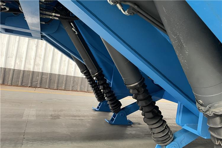 TITAN 4 Axle Folding Gooseneck Trailer for Sale In Zambia - Niska poluprikolica za prevoz: slika 4 TITAN 4 Axle Folding Gooseneck Trailer for Sale In Zambia - Niska poluprikolica za prevoz: slika 4