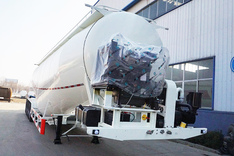 TITAN Bulk Cement Truck Trailer for Sale in Mali - Poluprikolica cisterna: slika 3 TITAN Bulk Cement Truck Trailer for Sale in Mali - Poluprikolica cisterna: slika 3