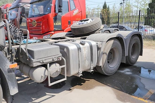 FAW Faw J6P 380HP Truck for Sale in Mali - Tegljač: slika 3 FAW Faw J6P 380HP Truck for Sale in Mali - Tegljač: slika 3