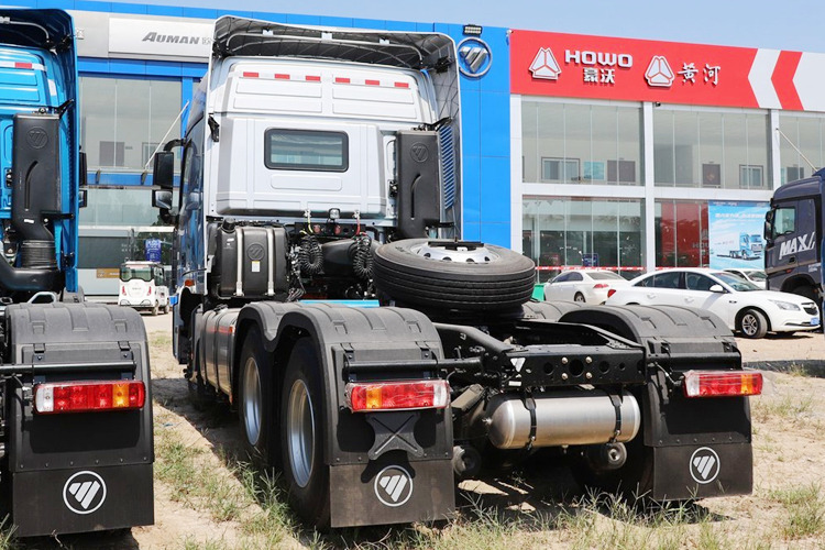FOTON Foton 6x4 Tractor Head for Sale in Tanzania - Tegljač: slika 4 FOTON Foton 6x4 Tractor Head for Sale in Tanzania - Tegljač: slika 4