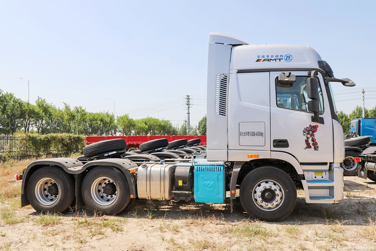 FOTON Foton 6x4 Tractor Head for Sale in Tanzania - Tegljač: slika 3 FOTON Foton 6x4 Tractor Head for Sale in Tanzania - Tegljač: slika 3
