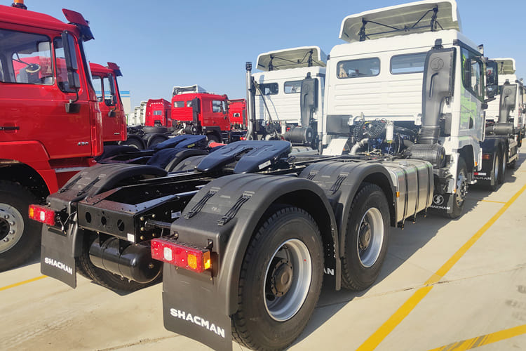 SHACMAN Shacman X3000 Truck Head for Sale in Malawi - Tegljač: slika 3 SHACMAN Shacman X3000 Truck Head for Sale in Malawi - Tegljač: slika 3