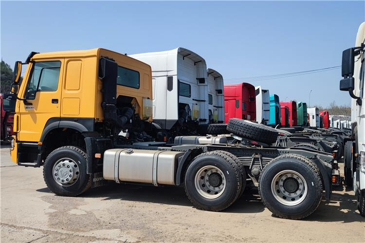SINOTRUK CNHTC Howo Truck Tractor 400 HP 10 Wheeler for Sale In Malawi - Tegljač: slika 2 SINOTRUK CNHTC Howo Truck Tractor 400 HP 10 Wheeler for Sale In Malawi - Tegljač: slika 2