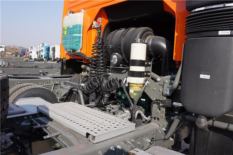 SINOTRUK Howo 371hp 6x4 10 Tires Truck Head for Sale In Jamaica - Tegljač: slika 4 SINOTRUK Howo 371hp 6x4 10 Tires Truck Head for Sale In Jamaica - Tegljač: slika 4