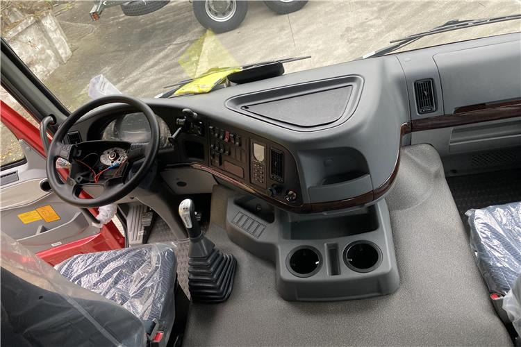 SINOTRUK Howo 371hp Truck Head for Sale In Tanzania - Tegljač: slika 3 SINOTRUK Howo 371hp Truck Head for Sale In Tanzania - Tegljač: slika 3