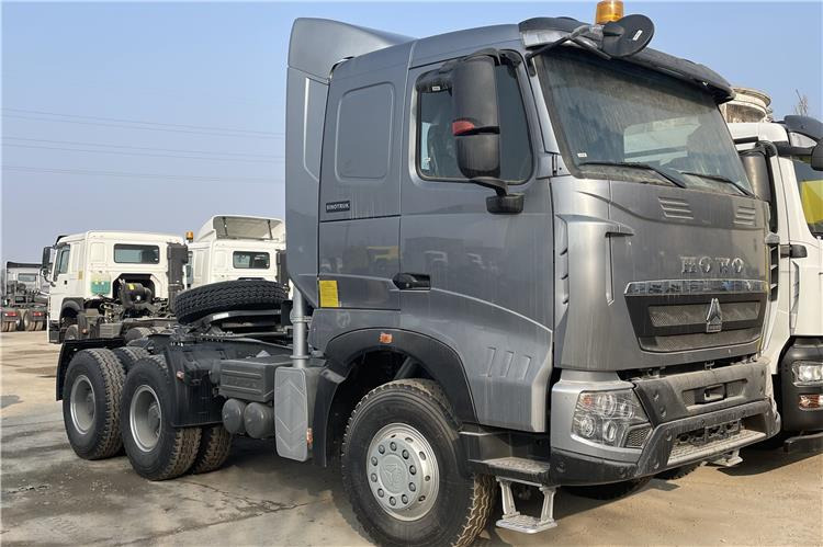 SINOTRUK Howo T7H Truck Head for Sale In Zimbabwe - Tegljač: slika 2 SINOTRUK Howo T7H Truck Head for Sale In Zimbabwe - Tegljač: slika 2