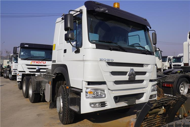 SINOTRUK Howo Truck Head Price 400HP for Sale In Guinea - Tegljač: slika 1 SINOTRUK Howo Truck Head Price 400HP for Sale In Guinea - Tegljač: slika 1