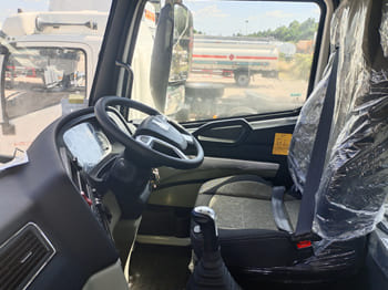 SINOTRUK Sinotruck for sale for Sale in Malawi - Tegljač: slika 5 SINOTRUK Sinotruck for sale for Sale in Malawi - Tegljač: slika 5