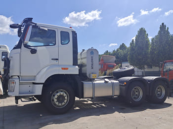 SINOTRUK Sinotruck for sale for Sale in Malawi - Tegljač: slika 2 SINOTRUK Sinotruck for sale for Sale in Malawi - Tegljač: slika 2