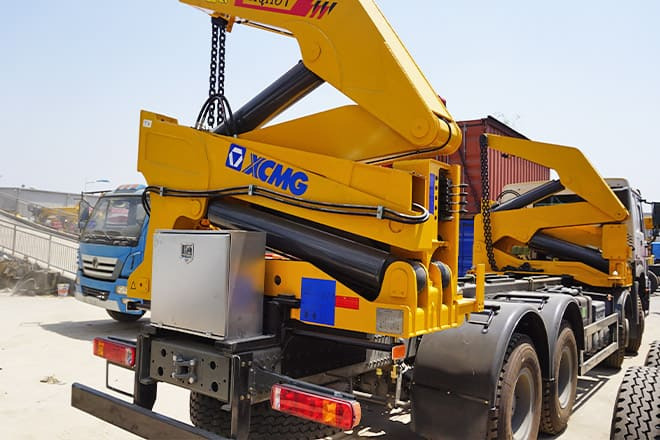 XCMG 20Ft Container Side Lift Truck for Sale in Guyana - Kamion za prevoz kontejnera/ Kamion sa promenjivim sandukom: slika 2 XCMG 20Ft Container Side Lift Truck for Sale in Guyana - Kamion za prevoz kontejnera/ Kamion sa promenjivim sandukom: slika 2