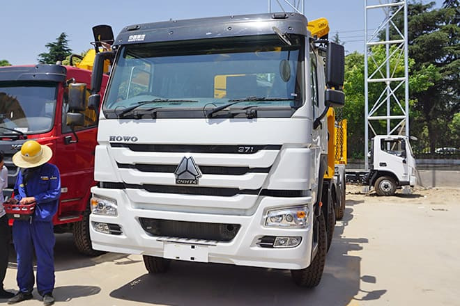 XCMG 20Ft Container Side Lift Truck for Sale in Guyana - Kamion za prevoz kontejnera/ Kamion sa promenjivim sandukom: slika 4 XCMG 20Ft Container Side Lift Truck for Sale in Guyana - Kamion za prevoz kontejnera/ Kamion sa promenjivim sandukom: slika 4
