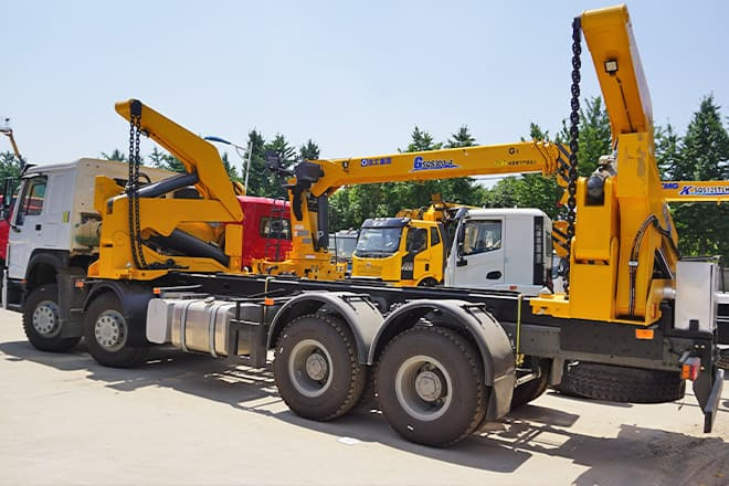 XCMG 20Ft Container Side Lift Truck for Sale in Guyana - Kamion za prevoz kontejnera/ Kamion sa promenjivim sandukom: slika 1 XCMG 20Ft Container Side Lift Truck for Sale in Guyana - Kamion za prevoz kontejnera/ Kamion sa promenjivim sandukom: slika 1