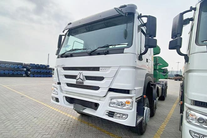 XCMG 20Ft Container Side Loader Truck for Sale in Tanzania - Kamion za prevoz kontejnera/ Kamion sa promenjivim sandukom: slika 4 XCMG 20Ft Container Side Loader Truck for Sale in Tanzania - Kamion za prevoz kontejnera/ Kamion sa promenjivim sandukom: slika 4