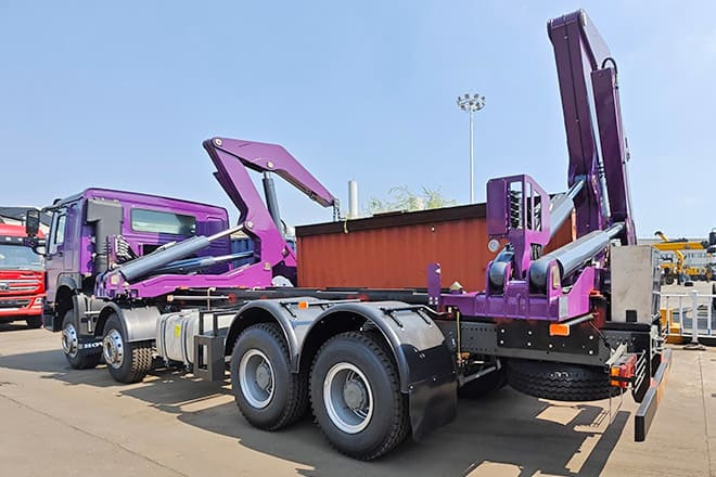 XCMG 37 Ton Container Side Lifter Truck for Sale in Kiribati - Kamion za prevoz kontejnera/ Kamion sa promenjivim sandukom: slika 4 XCMG 37 Ton Container Side Lifter Truck for Sale in Kiribati - Kamion za prevoz kontejnera/ Kamion sa promenjivim sandukom: slika 4