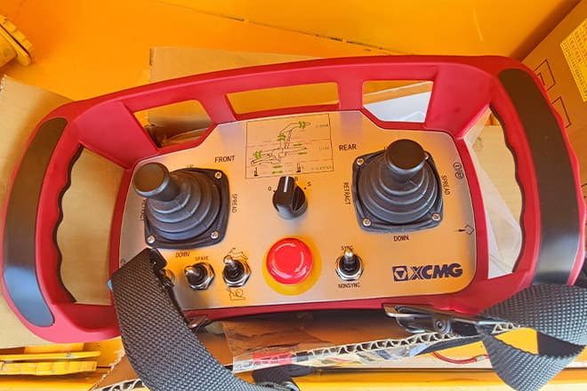 XCMG 40 Ton Sidelifter Container Trailer for Sale in Guyana - Poluprikolica za prevoz kontejnera/ Poluprikolica sa promenjivim sandukom: slika 5 XCMG 40 Ton Sidelifter Container Trailer for Sale in Guyana - Poluprikolica za prevoz kontejnera/ Poluprikolica sa promenjivim sandukom: slika 5