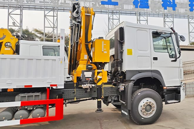 XCMG Folding Boom Truck Crane for Sale in Mexico - Kamion sa dizalicom: slika 3 XCMG Folding Boom Truck Crane for Sale in Mexico - Kamion sa dizalicom: slika 3