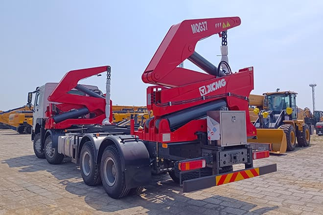 XCMG XCMG Side Loader Truck Container for Sale in Barbados - Kamion za prevoz kontejnera/ Kamion sa promenjivim sandukom: slika 3 XCMG XCMG Side Loader Truck Container for Sale in Barbados - Kamion za prevoz kontejnera/ Kamion sa promenjivim sandukom: slika 3