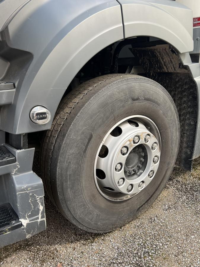 Kamion sa zatvorenim sandukom MAN TGS 18.360: slika 7