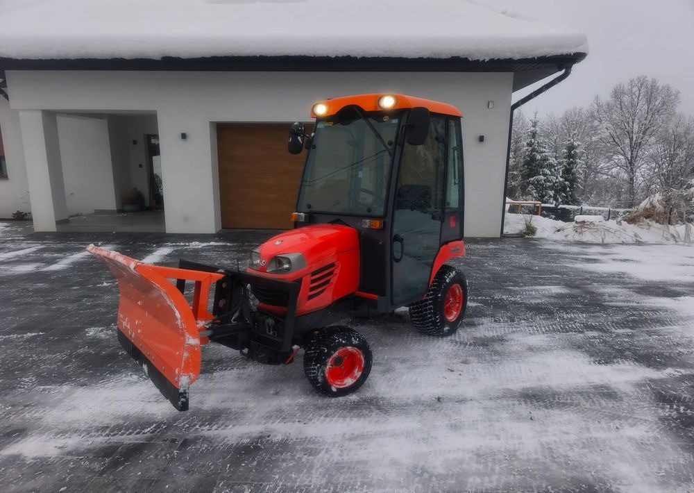 Kubota BX350 4x4 Traktorek komunalny kosiarka pług piaskarka pełen osprzęt - Druga mašina: slika 1 Kubota BX350 4x4 Traktorek komunalny kosiarka pług piaskarka pełen osprzęt - Druga mašina: slika 1