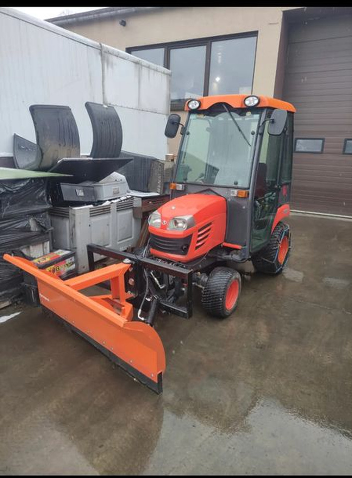 Kubota BX350 4x4 Traktorek komunalny kosiarka pług piaskarka pełen osprzęt - Druga mašina: slika 5 Kubota BX350 4x4 Traktorek komunalny kosiarka pług piaskarka pełen osprzęt - Druga mašina: slika 5