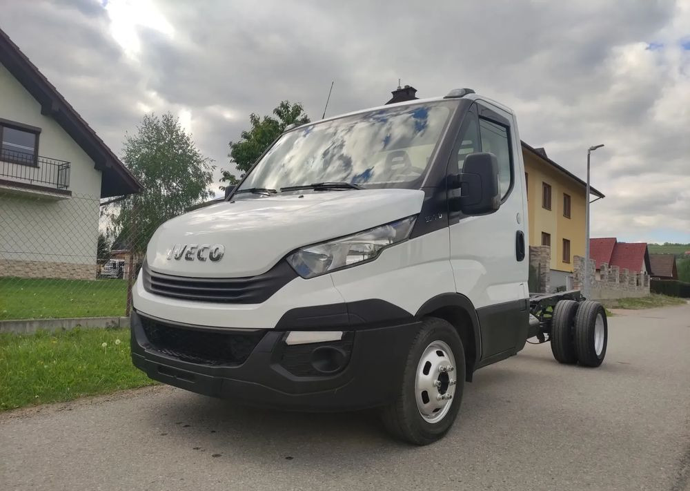 Iveco DAILY 35c14 2.3 hpi rama do zabudowy, - Kamion sa golom šasijom i zatvorenom kabinom: slika 2 Iveco DAILY 35c14 2.3 hpi rama do zabudowy, - Kamion sa golom šasijom i zatvorenom kabinom: slika 2