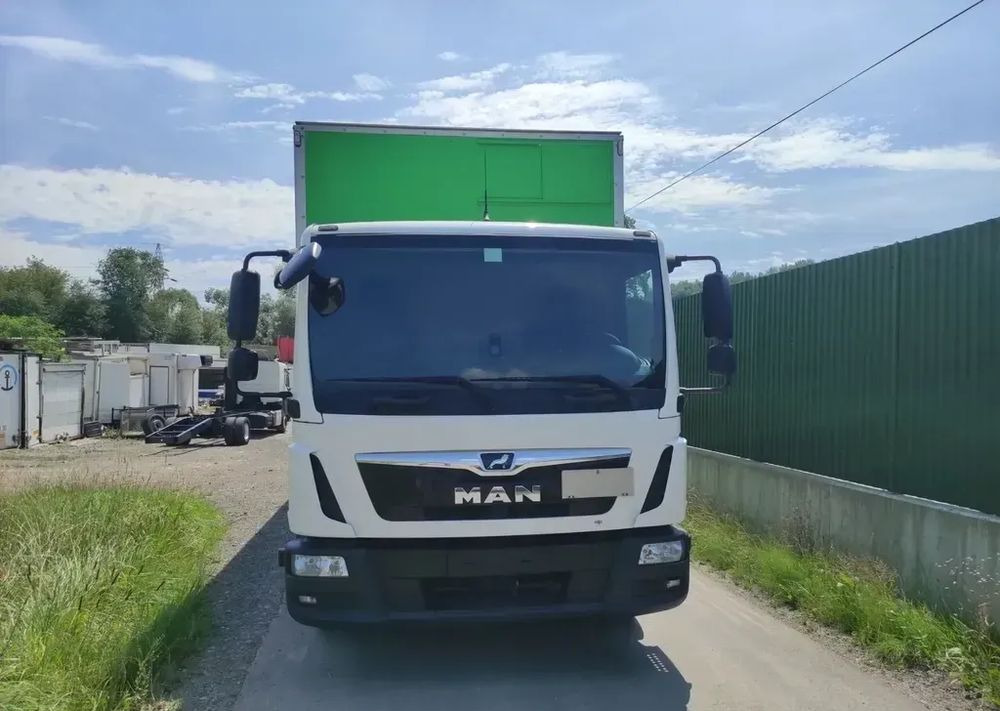 MAN TGL 12.190 kontener , winda - Kamion sa zatvorenim sandukom: slika 2 MAN TGL 12.190 kontener , winda - Kamion sa zatvorenim sandukom: slika 2