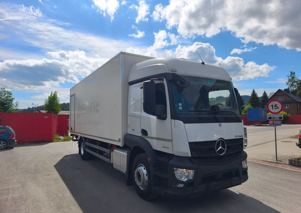 Mercedes-Benz ACTROS 18.360 kontener 18 p , winda - Kamion sa zatvorenim sandukom: slika 1 Mercedes-Benz ACTROS 18.360 kontener 18 p , winda - Kamion sa zatvorenim sandukom: slika 1