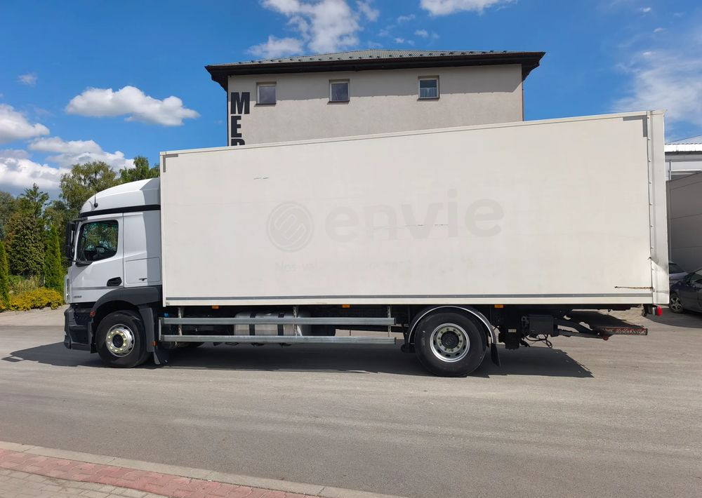 Mercedes-Benz ACTROS 18.360 kontener 18 p , winda - Kamion sa zatvorenim sandukom: slika 3 Mercedes-Benz ACTROS 18.360 kontener 18 p , winda - Kamion sa zatvorenim sandukom: slika 3