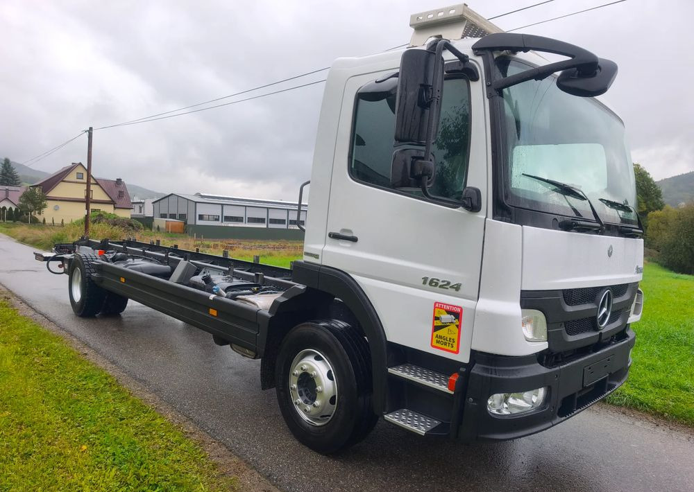 Mercedes-Benz Atego 1624 rama do zabudowy - Kamion sa golom šasijom i zatvorenom kabinom: slika 2 Mercedes-Benz Atego 1624 rama do zabudowy - Kamion sa golom šasijom i zatvorenom kabinom: slika 2