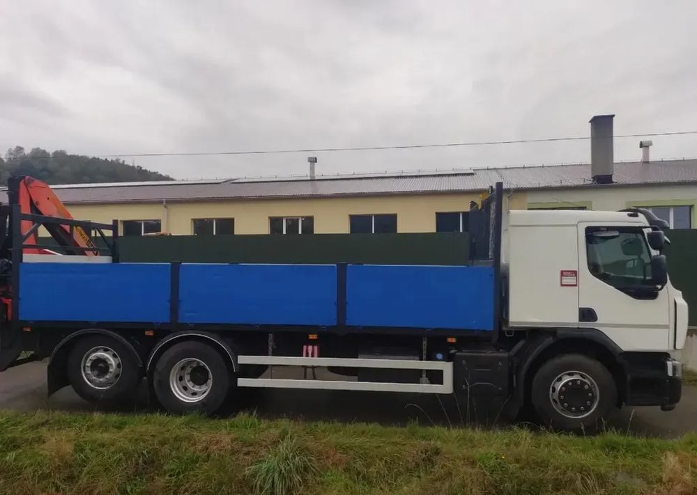 Renault D 26.320 6x2 podwozie do zabudowy - Kamion sa golom šasijom i zatvorenom kabinom: slika 4 Renault D 26.320 6x2 podwozie do zabudowy - Kamion sa golom šasijom i zatvorenom kabinom: slika 4