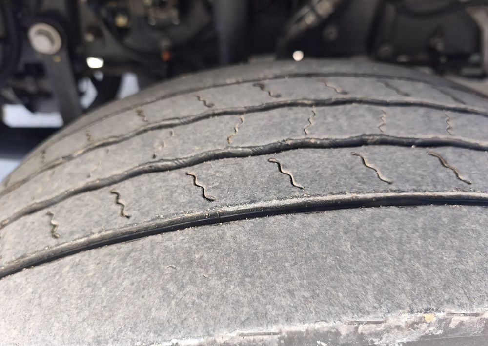 Renault GAMA D 12.210  chłodnia izoterma 14 palet poduszka - Hladnjača: slika 5 Renault GAMA D 12.210  chłodnia izoterma 14 palet poduszka - Hladnjača: slika 5