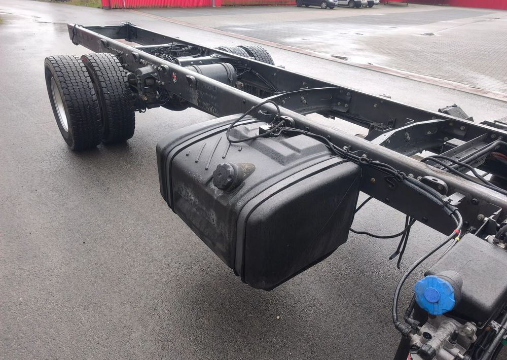 Renault Midlum 220.14 220.16 rama do zabudowy poduszka - Kamion sa golom šasijom i zatvorenom kabinom: slika 5 Renault Midlum 220.14 220.16 rama do zabudowy poduszka - Kamion sa golom šasijom i zatvorenom kabinom: slika 5