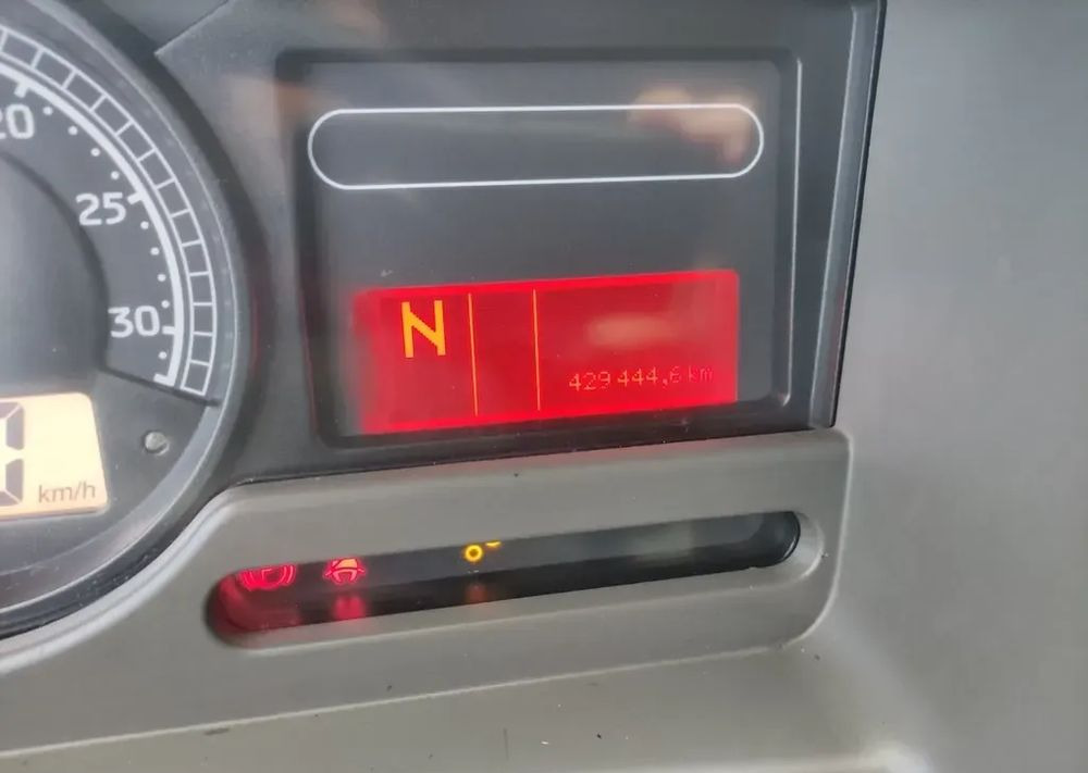 Renault Premium 26.380 Dxi 6x2 rama do zabudowy - Kamion sa golom šasijom i zatvorenom kabinom: slika 5 Renault Premium 26.380 Dxi 6x2 rama do zabudowy - Kamion sa golom šasijom i zatvorenom kabinom: slika 5
