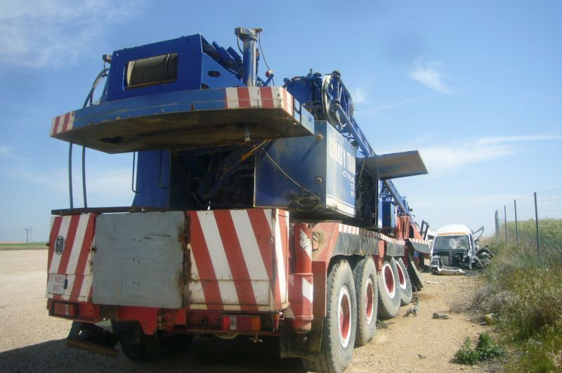 Liebherr LTM 1090 for parts - Pokretni kran: slika 2 Liebherr LTM 1090 for parts - Pokretni kran: slika 2