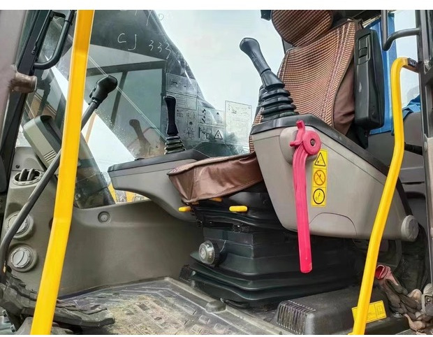 2024 Volvo EC220 - Bager guseničar: slika 5 2024 Volvo EC220 - Bager guseničar: slika 5