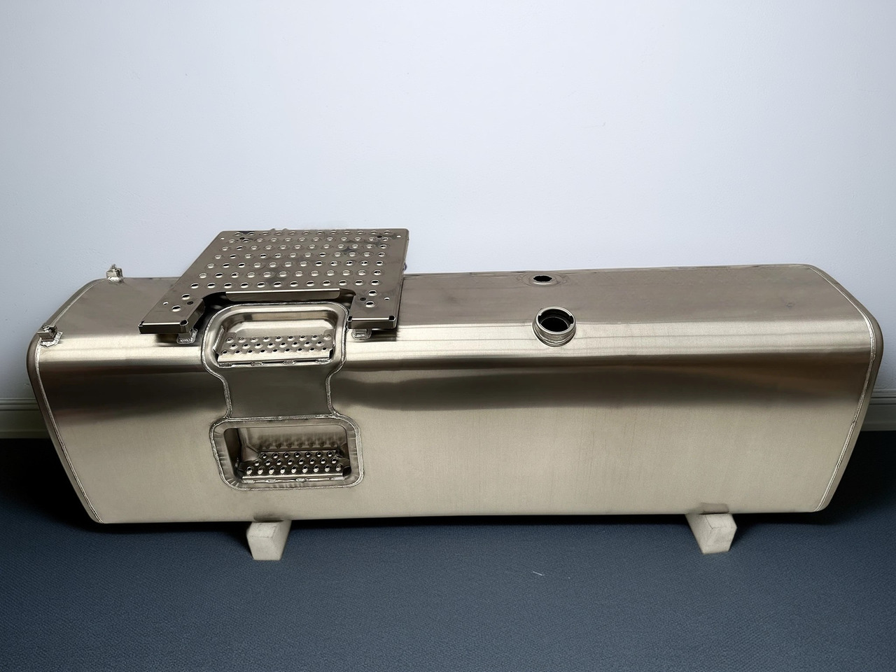 VOLVO - Rezervoar za gorivo: slika 1 VOLVO - Rezervoar za gorivo: slika 1