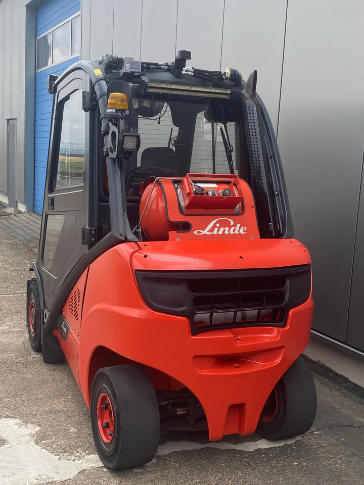 Linde Linde H 25 T - 6-372 h - Seitenschieber - - Gasni viljuškar: slika 3 Linde Linde H 25 T - 6-372 h - Seitenschieber - - Gasni viljuškar: slika 3