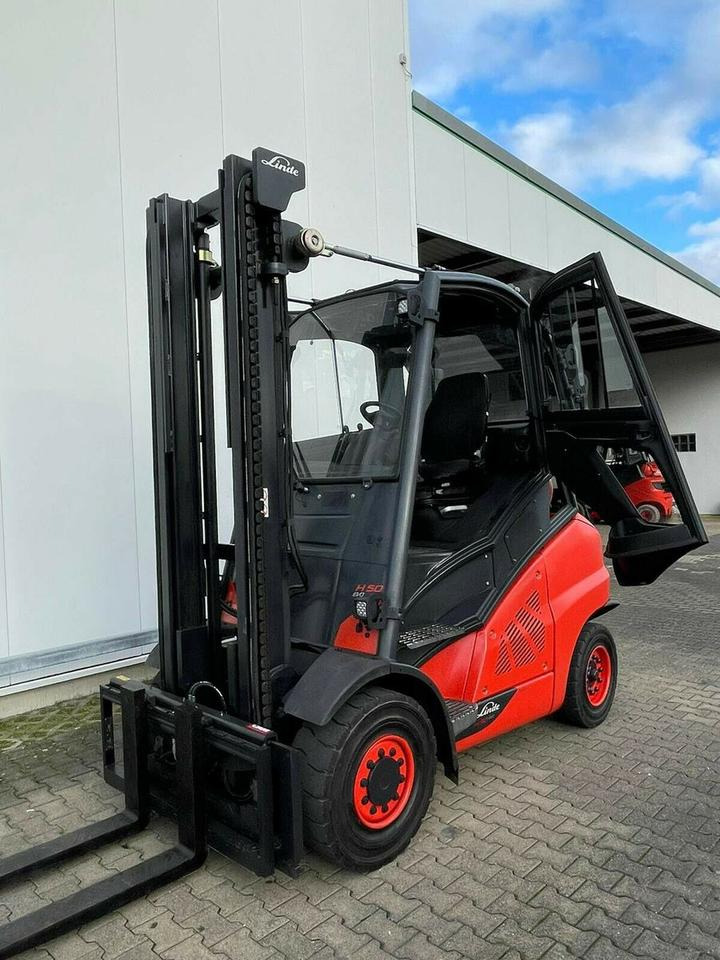 Linde Linde H 50 T - 7.390 h - Seitenschieber/Zinken neu - - Gasni viljuškar: slika 2 Linde Linde H 50 T - 7.390 h - Seitenschieber/Zinken neu - - Gasni viljuškar: slika 2