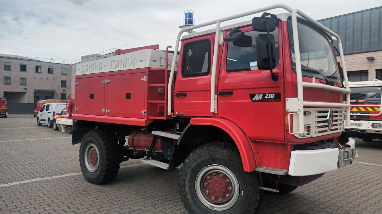 A vendre RENAULT M210 camion pompier feux de forêt - Vatrogasni kamion: slika 3 A vendre RENAULT M210 camion pompier feux de forêt - Vatrogasni kamion: slika 3