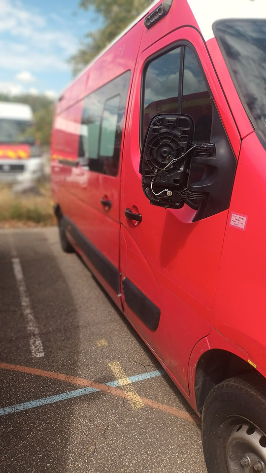 A vendre RENAULT MASTER année 2012. - Vozilo hitne pomoći: slika 4 A vendre RENAULT MASTER année 2012. - Vozilo hitne pomoći: slika 4