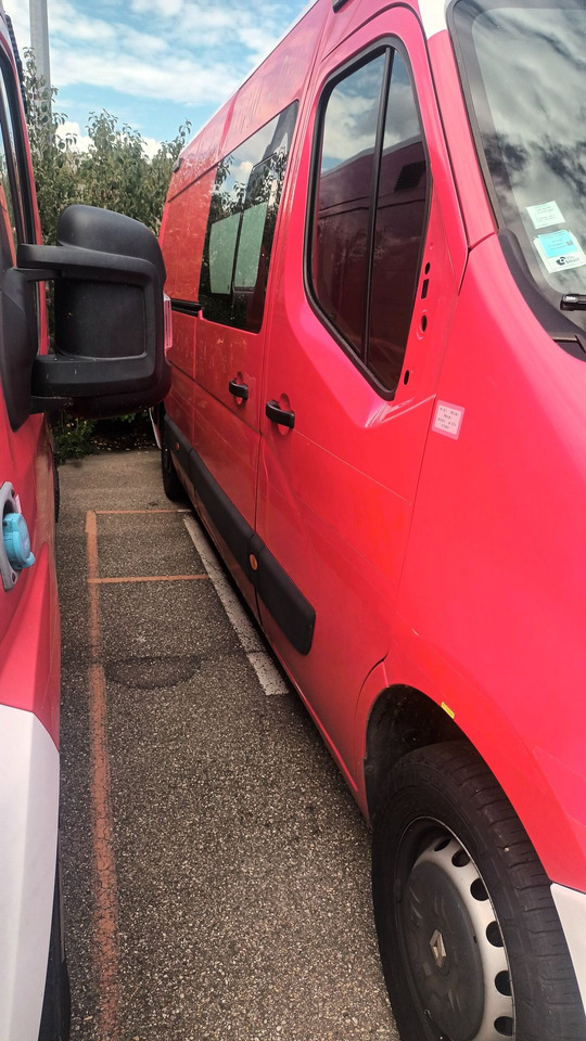 A vendre en l'état RENAULT MASTER 2015. - Vozilo hitne pomoći: slika 2 A vendre en l'état RENAULT MASTER 2015. - Vozilo hitne pomoći: slika 2