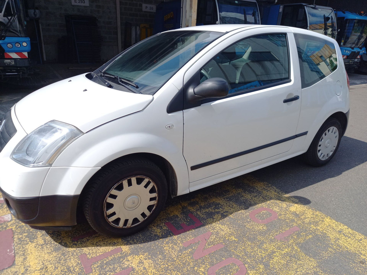 CITROEN C2 -Berline commerciale essence - 3 portes - 2 plac - Automobil: slika 2 CITROEN C2 -Berline commerciale essence - 3 portes - 2 plac - Automobil: slika 2