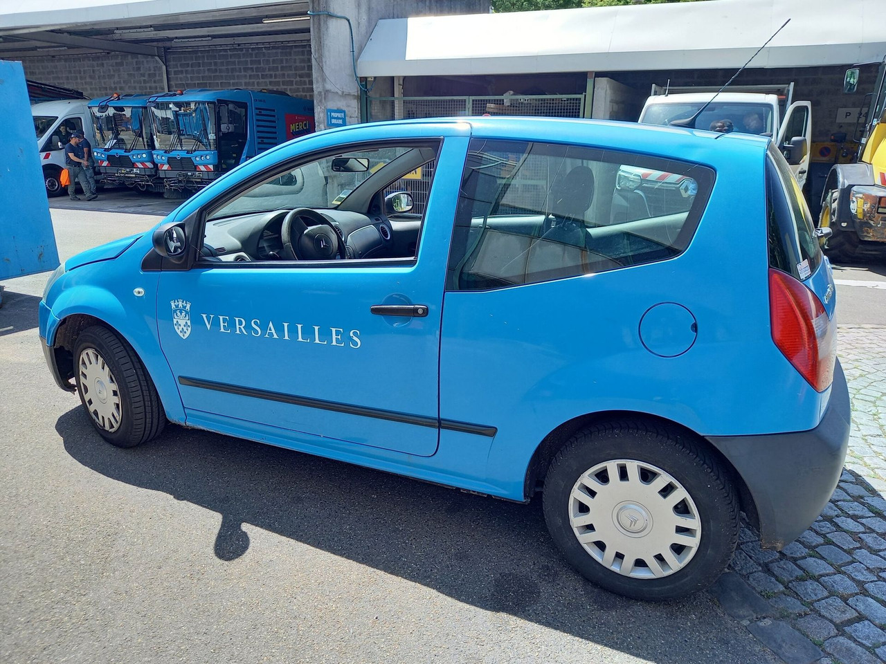 CITROEN C2 - Voiture berline commerciale essence - 3 portes - Limuzina: slika 4 CITROEN C2 - Voiture berline commerciale essence - 3 portes - Limuzina: slika 4