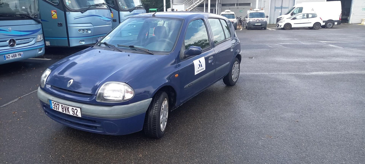 Automobil CLIO SANS CONTROLE TECHNIQUE: slika 1