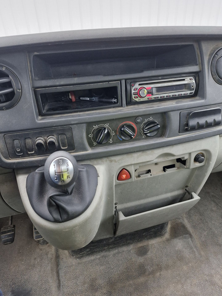 Renault Mascott 3.5T- (Disponible à compter du 24/11/2025) 3 places avec benne basculante hydraulique. BEG. Vendu sans CT. Véhicule roulant. Entretien régulier. Arrêté début 2025 pour souci passage d - Dostavno vozilo istovarivač: slika 5 Renault Mascott 3.5T- (Disponible à compter du 24/11/2025) 3 places avec benne basculante hydraulique. BEG. Vendu sans CT. Véhicule roulant. Entretien régulier. Arrêté début 2025 pour souci passage d - Dostavno vozilo istovarivač: slika 5