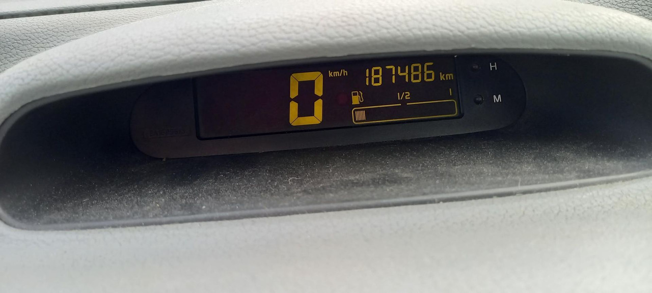 TWINGO ESSENCE (267) - Automobil: slika 4 TWINGO ESSENCE (267) - Automobil: slika 4